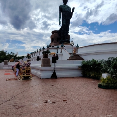 พระมหาทีปเดช เลาหอุดมพันธ์ เดช