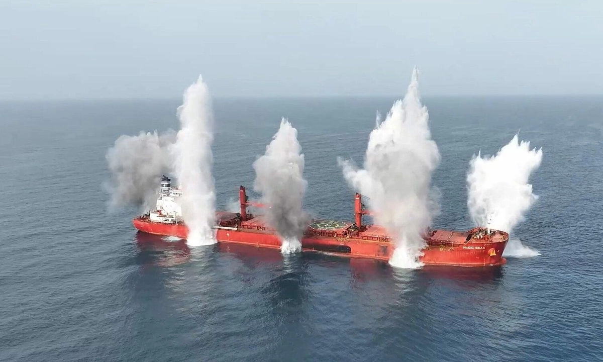 Nỗi tuyệt vọng trên những tàu hàng bị Houthi vây khốn ở Biển Đỏ - Báo VnExpress