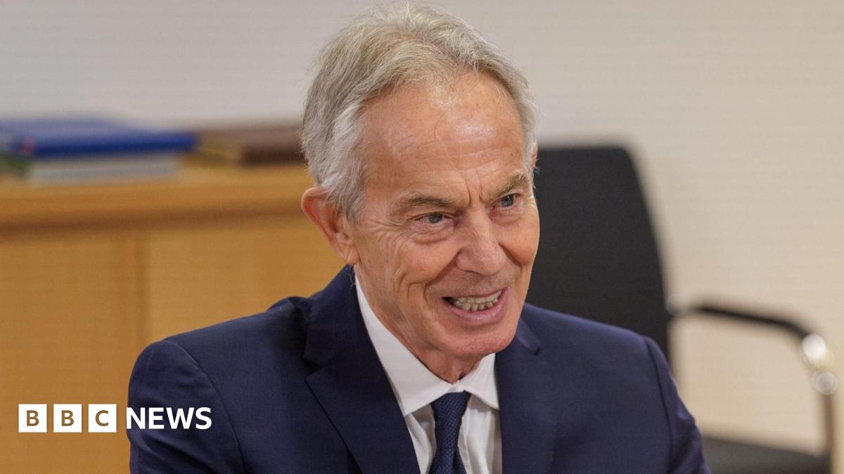 Tony Blair in discussions to run transitional Gaza authority - BBC News