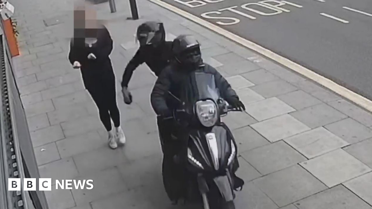 One iPhone led police to gang who sent 40,000 snatched phones to China - BBC News