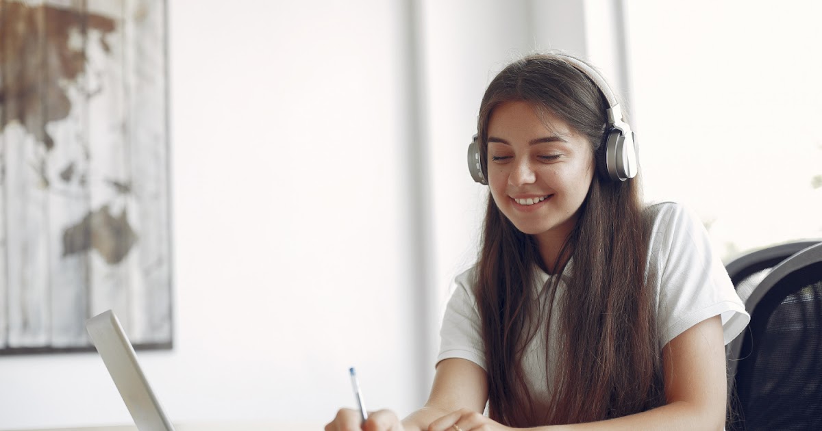 Simplify Your Academic Life with Trusted Essay Writing Help