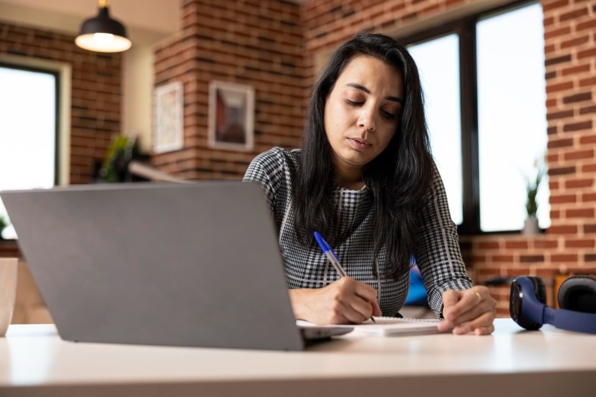 Struggling with Deadlines? Get Online Assignment Help That Works