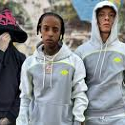 Syna World Hoodie